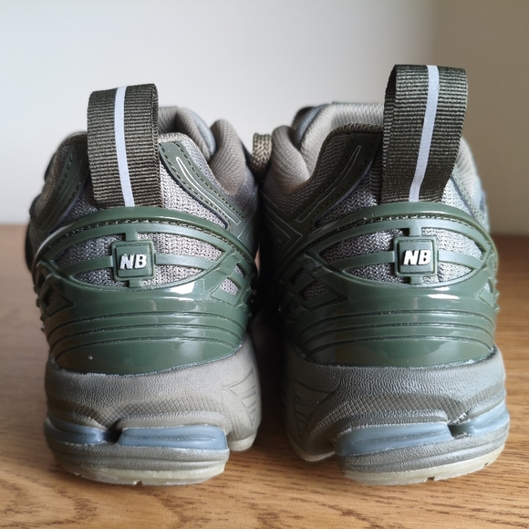 New Balance 1906R Dark Moss Green Size 10 - Picture 4 of 6
